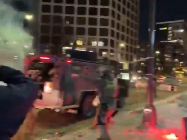 Smrt Alexa Prettija zapalila SAD: Suzavac, protesti i politički rat