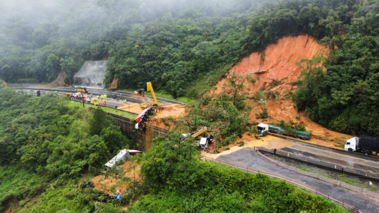 Smrtonosno klizište zahvatilo autoput u Brazilu