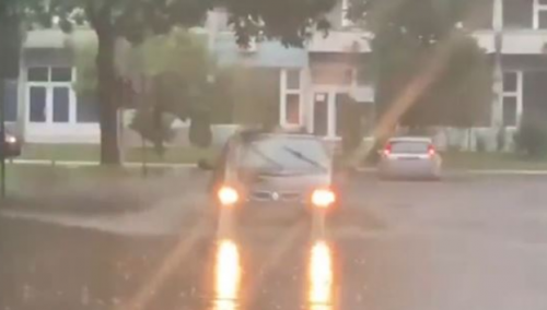 Snažan pljusak pogodio Sarajevo i izazvao probleme u saobraćaju