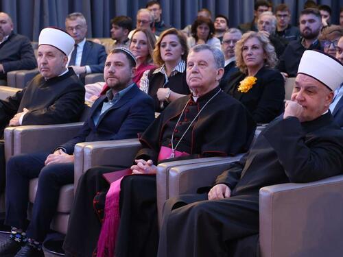 Snažan poziv na mir iz Sarajeva: Kraj stoljeća bez ratova je moguć