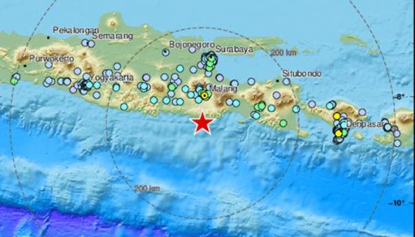 Snažan zemljotres pogodio Istočnu Јavu