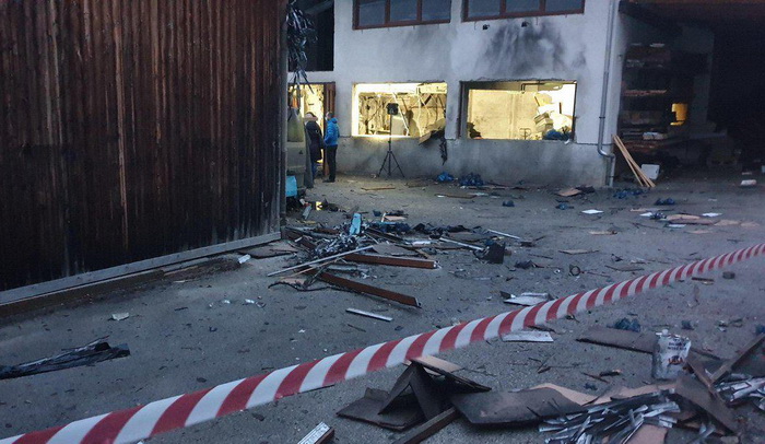 Snažna eksplozija u Sloveniji, poginuli otac, sin i njihov komšija