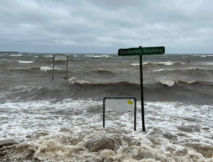 Snažne oluje pogodile Britaniju, Francusku i Dansku: Dvoje mrtvih u nevremenu u Škotskoj