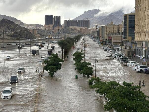 Snažne bujične poplave pogodile Džedu