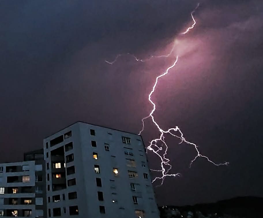 Snažno grmljavinsko nevrijeme pogodilo glavni grad BiH