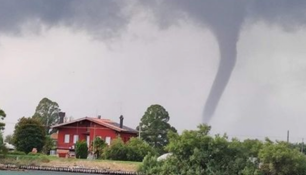 Snažno nevrijeme pogodilo Sloveniju, na udaru Hrvatska