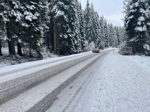 Snijeg izazvao probleme vozačima širom BiH