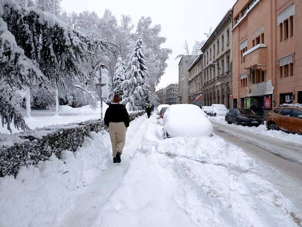 Snijeg, led i minusi: Preporuke građanima za očuvanje zdravlja