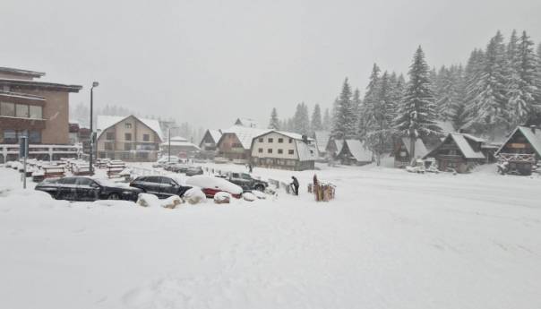 Turisti uživaju na Vlašiću
