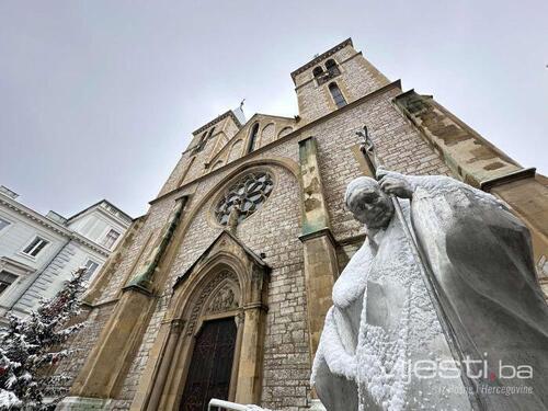 Snijeg prekrio sarajevske ulice: Pogledajte kako izgleda glavni grad BiH ovog januarskog dana