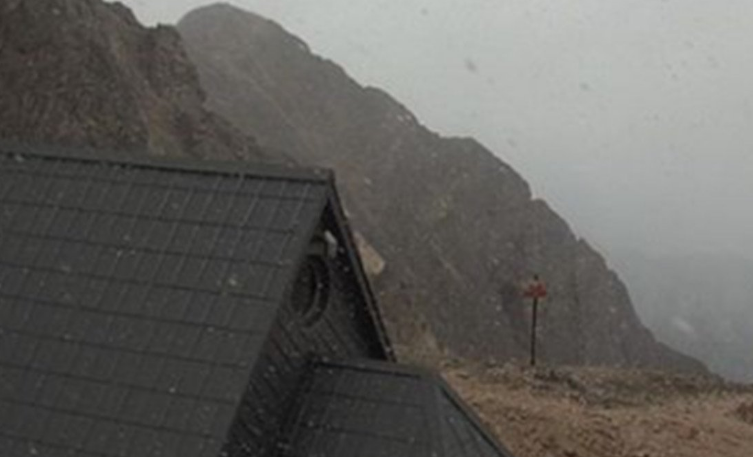 Snijeg usred ljeta u Sloveniji, temperatura jedan stepen 