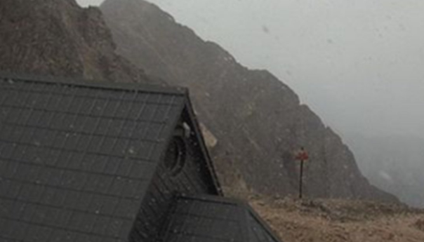 Snijeg usred ljeta u Sloveniji, temperatura jedan stepen