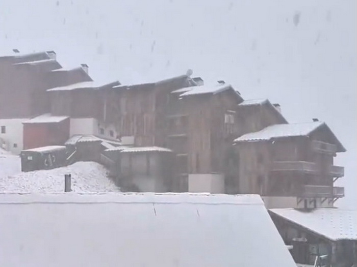 Snijeg zabijelio Alpe u augustu