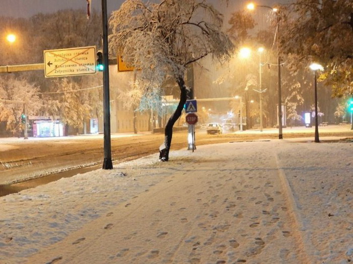 Snijeg zabijelio Banjaluku