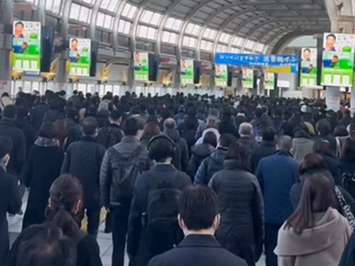 Snimka odlaska na posao u Japanu šokirala ljude: Poput robota...