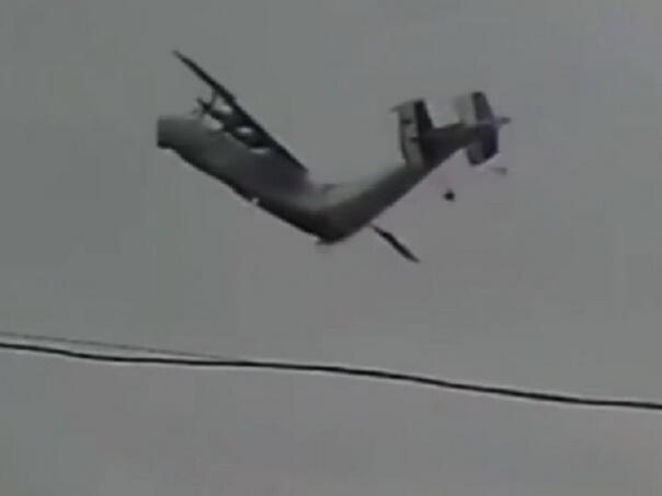 Snimljen pad golemog ruskog vojnog aviona: Prepolovio se u zraku