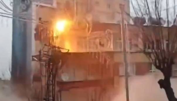 Snimljen trenutak urušavanja zgrade u Turskoj