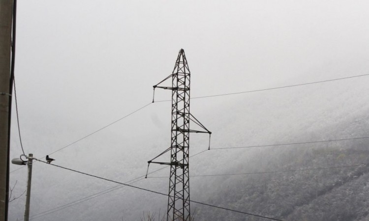 Snježne padavine uzrokovale probleme u snabdijevanju električnom energijom