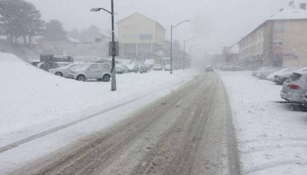 Snježno nevrijeme pogodilo Tomislavgrad i Kupres