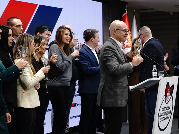 SNS proglasio pobjedu u tri općine, izbore obilježili neredi i nepravilnosti