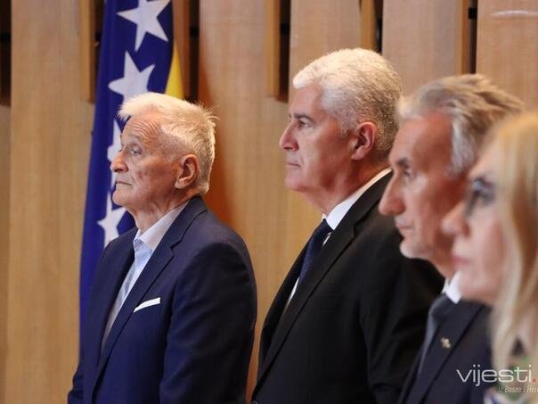 SNSD i HDZ oborili prijedlog da neustavni zakoni ne mogu na dnevni red