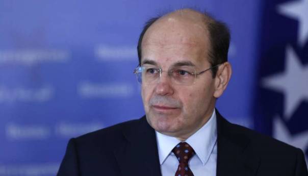 SNSD i HDZ odbiju bitne zakone, a onda kažu dajte nam kandidatski status