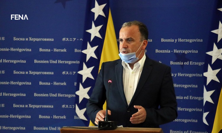 SNSD i HDZ onemogućili poslanicima da raspravljaju o javnim nabavkama