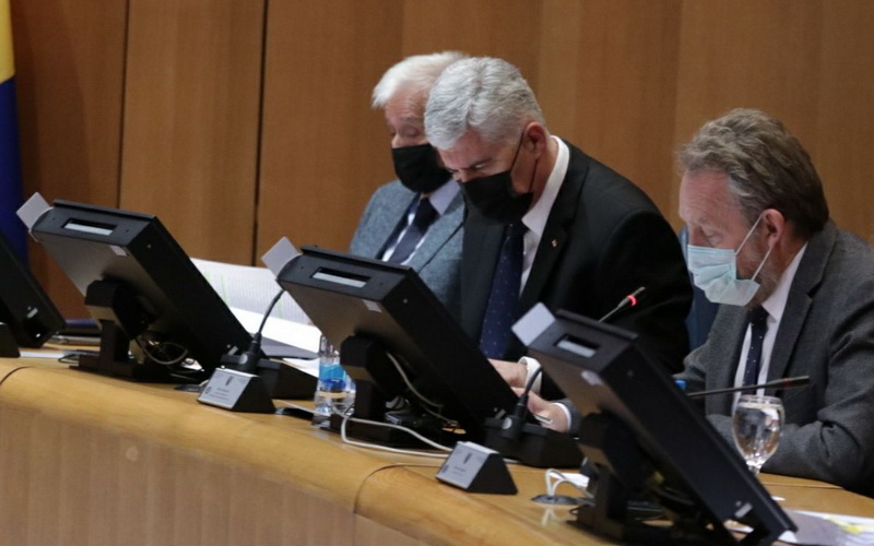 SNSD i HDZ protiv ravnopravnosti Srba i ćirilice u FBiH