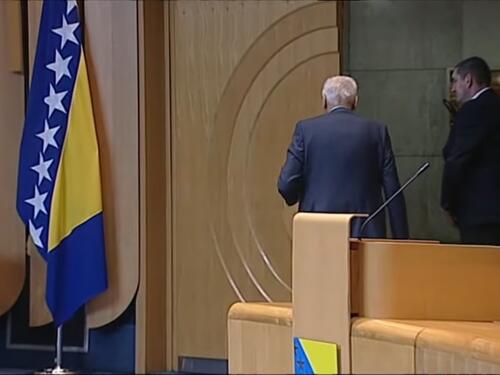 SNSD napustio sjednicu Doma naroda, ništa od smjena