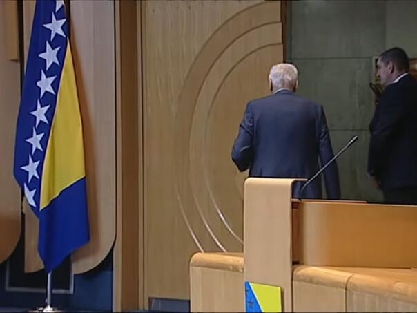 SNSD napustio sjednicu Doma naroda, ništa od smjena