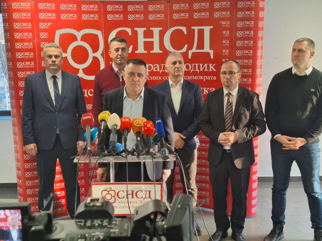 SNSD u Banja Luci okupio većinu bez Stanivukovića