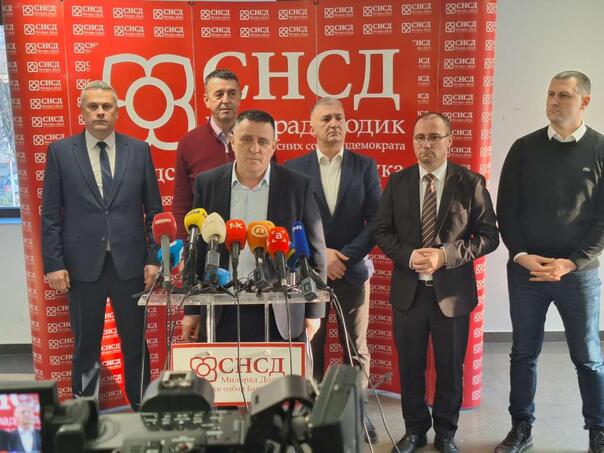 SNSD u Banja Luci okupio većinu bez Stanivukovića