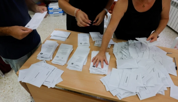 Socijalisti i konzervativci u "mrtvoj utrci" na izborima u Španiji