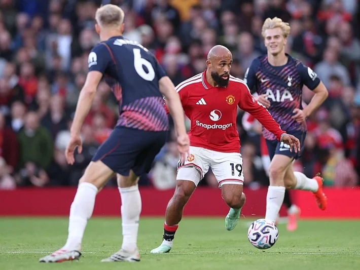 Šok na Old Traffordu: Tottenham s igračem manje oteo bod Manchester Unitedu u završnici