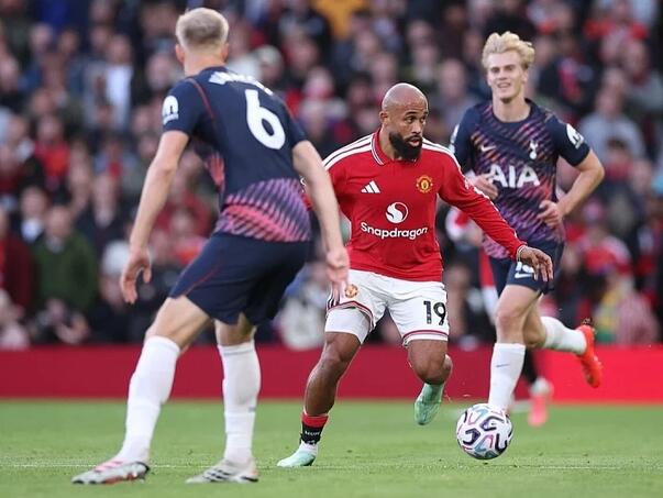 Šok na Old Traffordu: Tottenham s igračem manje oteo bod Manchester Unitedu u završnici