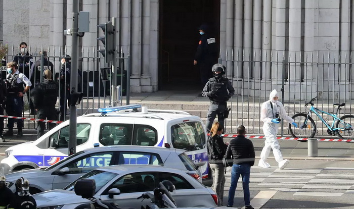 'Šokirani' čelnici EU osudili napade u Francuskoj