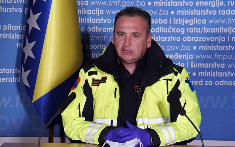Solak mora dati ostavku, istraga oko nabavke se nastavlja