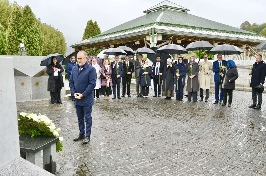 Soreca u Potočarima: Nema mjesta negiranju genocida, stav EU je jasan 