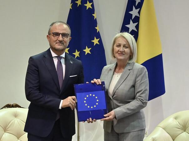 Soreca uručio Izvještaj: BiH od marta ostvarila malo napretka