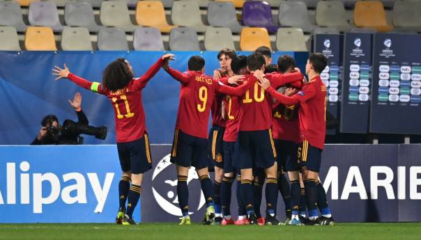 Španci sigurno krenuli u odbranu titule, Italija podbacila na startu