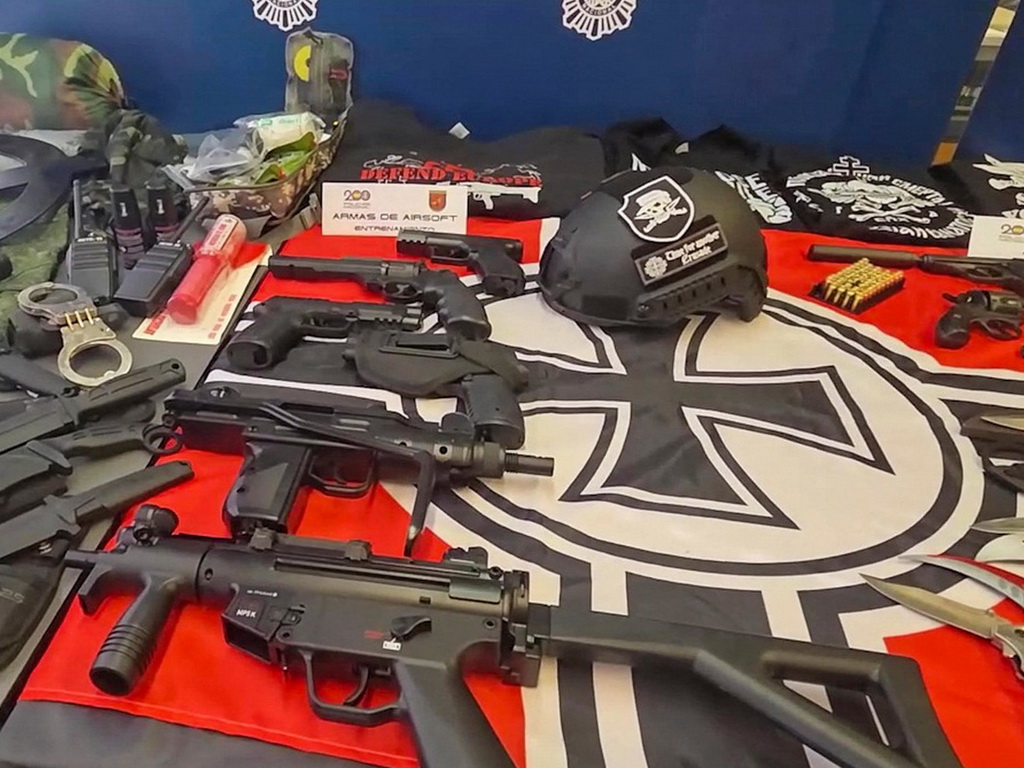 Španija razotkrila ćeliju povezanu s neonacističkom terorističkom grupom The Base