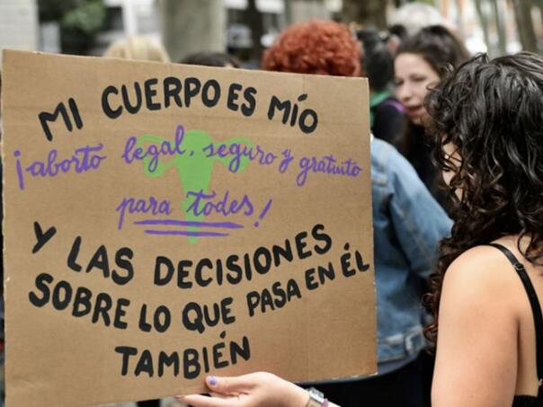 Španija želi pravo na pobačaj uvrstiti u ustav