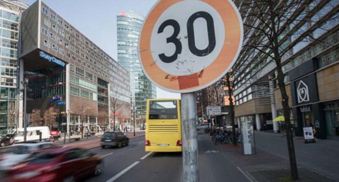 Španjolska smanjila maksimalnu dopuštenu brzinu vožnje u gradovima na 30 km/h