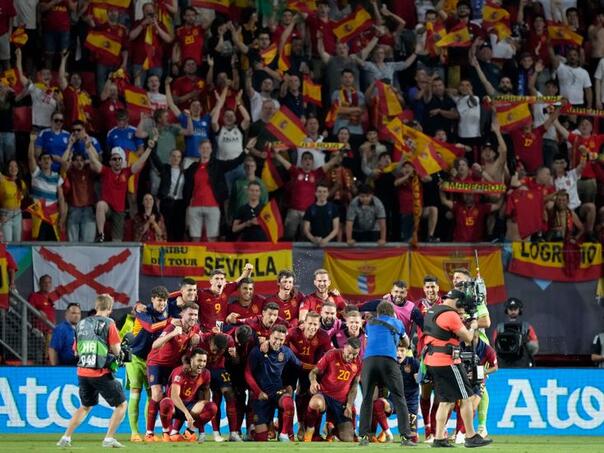 Španska policija pretražila sjedište fudbalskih sudija u istrazi o korupciji zbog Barcinih isplata