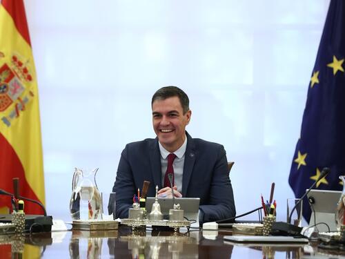 Španski premijer Sanchez najavio da neće podnijeti ostavku