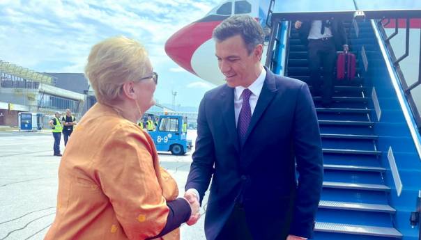 Španski premijer stigao u Sarajevo, dočekala ga Turković