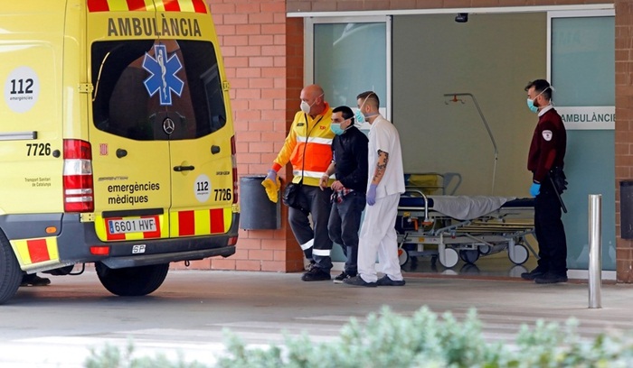 Španski zdravstveni sistem pred kolapsom, doktori vraćeni iz penzije