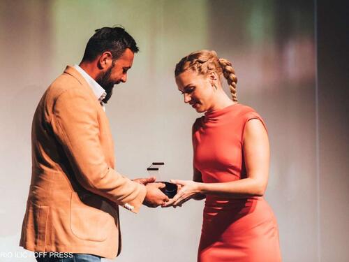 Španskoj glumici Mireli Balić uručena nagrada OFF-a za najbolju žensku ulogu u serijama