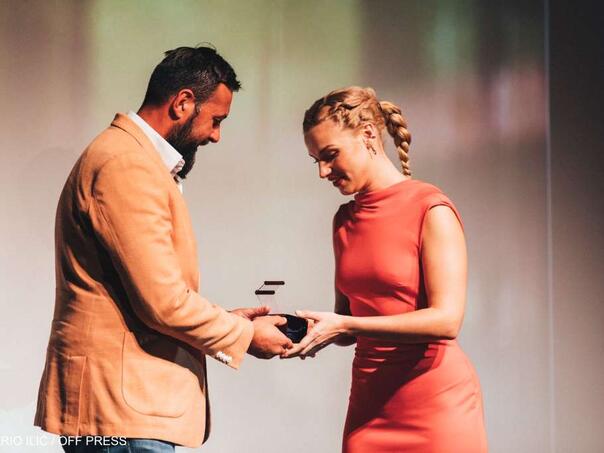 Španskoj glumici Mireli Balić uručena nagrada OFF-a za najbolju žensku ulogu u serijama