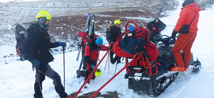 Spašeni planinari zatrpani u lavini, dvojica helikopterima prebačeni na KCUS